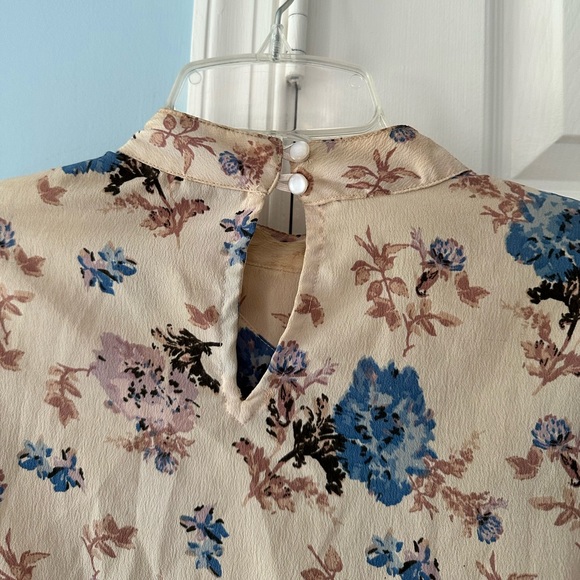 WEEKEND SALE! ASOS pink floral blouse - Picture 4 of 5
